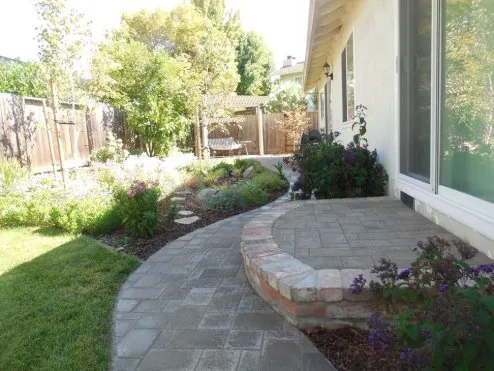 Expert lawn mowing service experts serving San Jose, CA - 1 Earth Landscape Construction