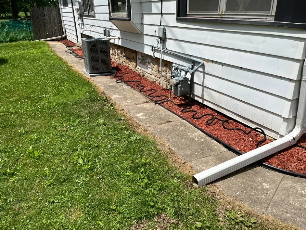 Top-rated lawn mowing service experts serving Dixon, IL - 1 Guy and His Truck