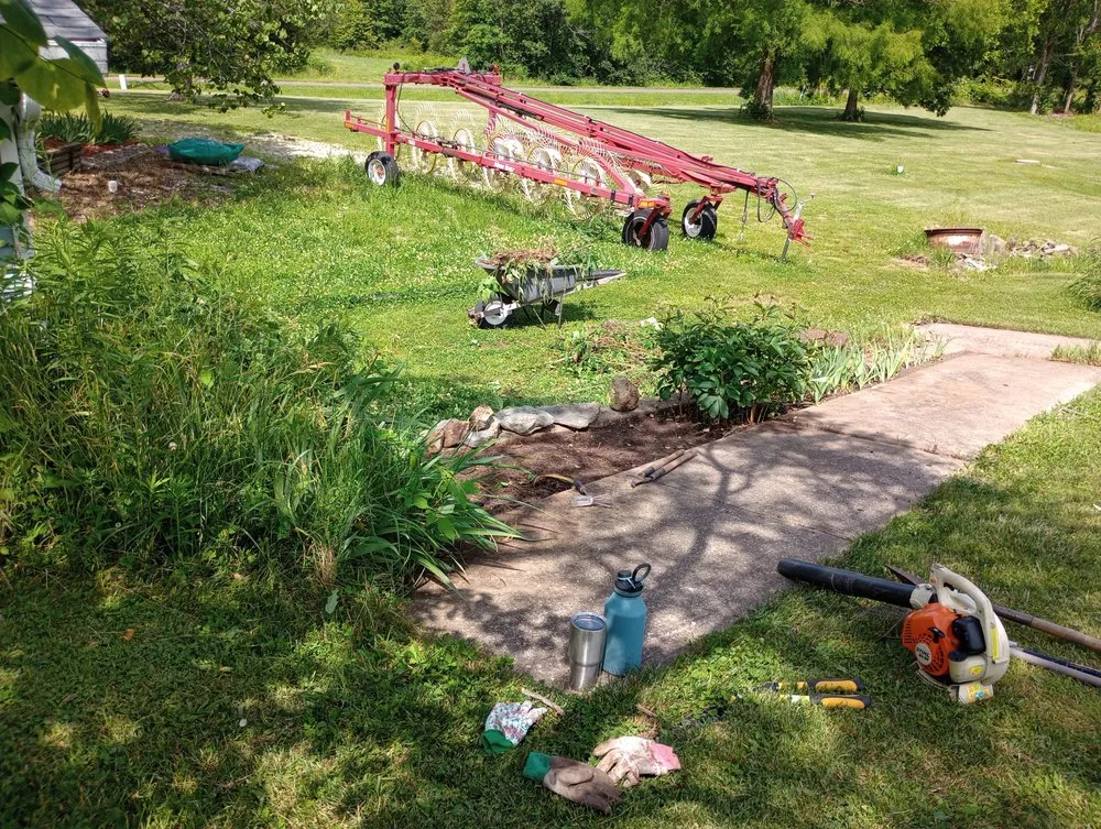 Custom landscape installation for beautiful yards in Jonesburg, MO by 1 Handy Woman Services & Landscape