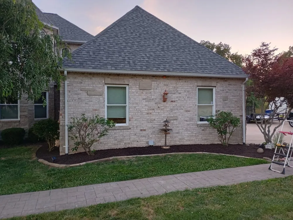 Local lawn mowing service in Jonesburg, MO by 1 Handy Woman Services & Landscape