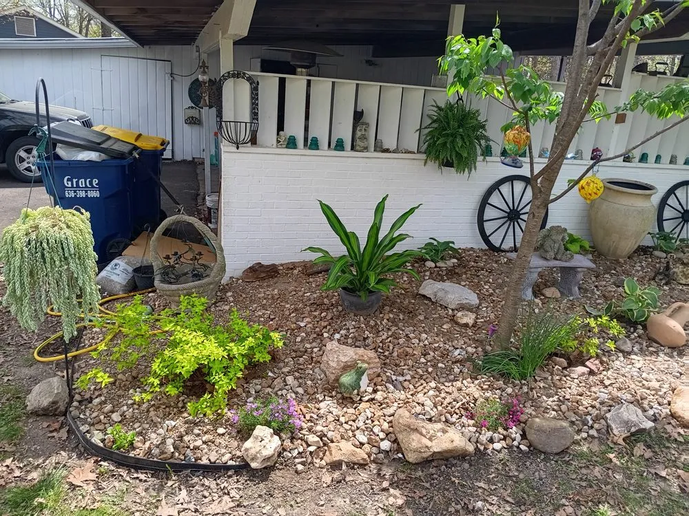 Reliable yard cleanup service in Jonesburg, MO - 1 Handy Woman Services & Landscape