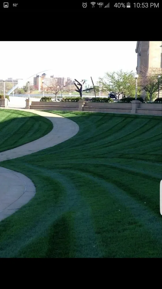 Professional yard maintenance in Des Moines, IA by #1 Lawncare