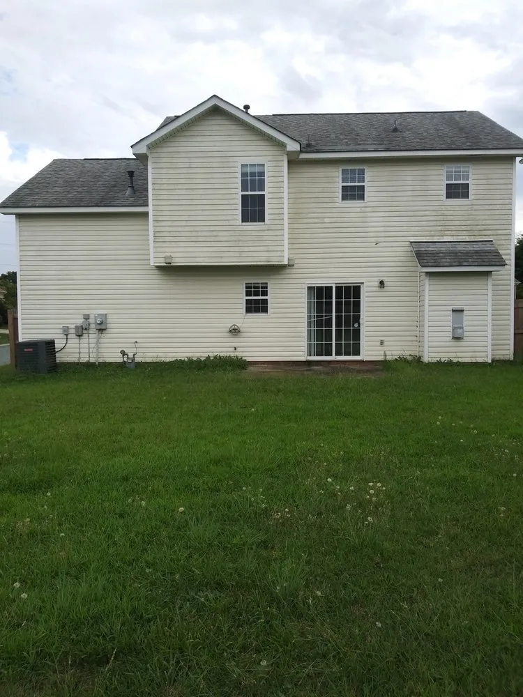 Reliable lawn care service in Cornelius, NC by 1 Look Mobile