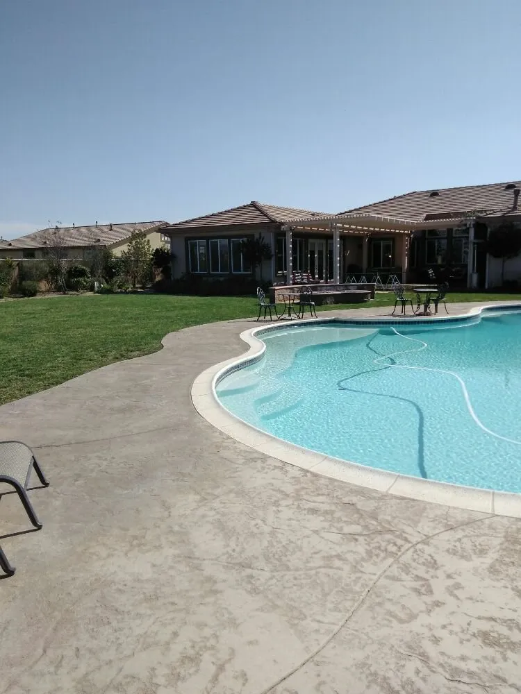 Top-rated residential landscaping experts serving Riverside, CA - 1 Neat Landscaping Lawn Maintenance N Tree Services