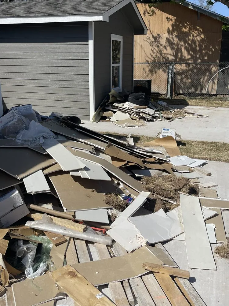 Custom lawn care service near you in Abilene, TX by 1 Rose Management