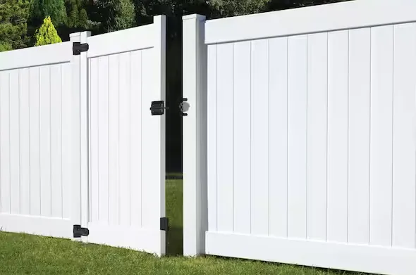 Top-rated lawn care service with custom design in Mary Esther, FL by 1 Shot Professional Service