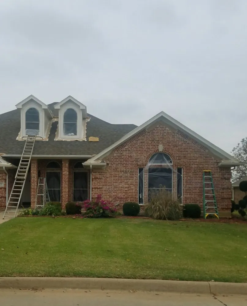 Professional lawn care service experts serving Lake Dallas, TX - 1 Stop House & Lawn