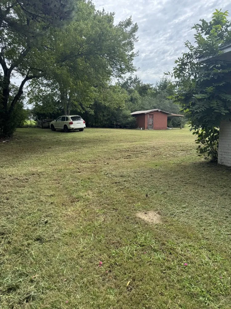 Local lawn care service in Mount Gilead, NC by 10 42 Earthworks