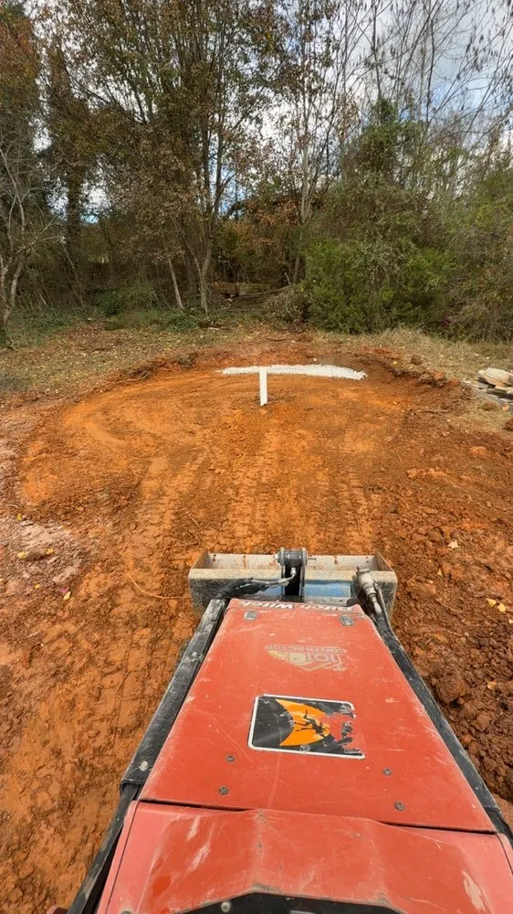 Affordable lawn mowing service for homes across Knoxville, TN - 101 Contractor