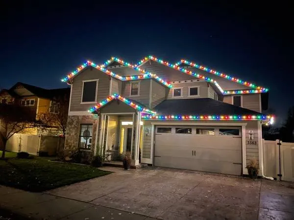 Expert yard cleanup service for homes in Boise, ID by 10/10 Lawn & Lighting