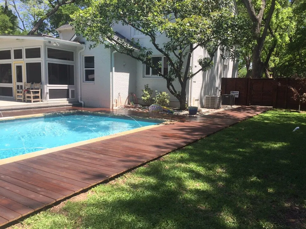 Top-rated lawn mowing service experts serving Dallas, TX - 10Fences Custom Exteriors