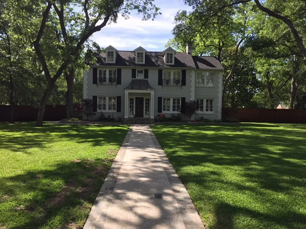 Expert outdoor landscaping experts serving Dallas, TX - 10Fences Custom Exteriors