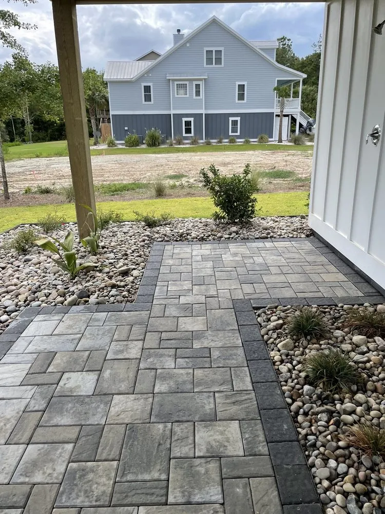 Custom residential landscaping experts serving Sneads Ferry, NC - 110% Landscaping
