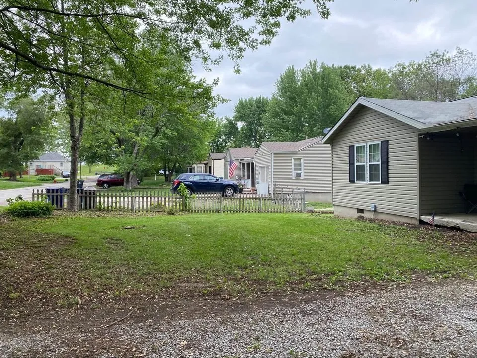 Expert landscaping services for year-round maintenance across Buckner, MO - 114 Farm & Home Realty