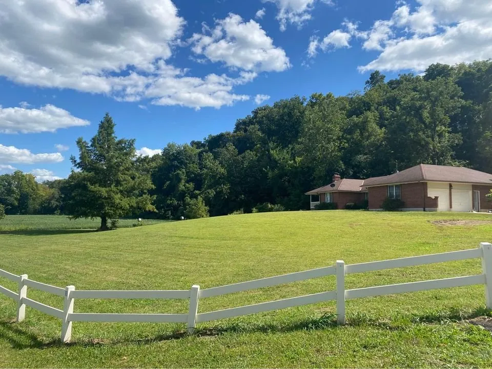 Top-rated garden landscaping for outdoor upgrades across Buckner, MO - 114 Farm & Home Realty