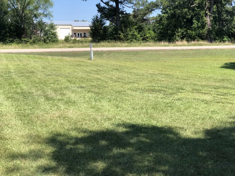 Top-rated lawn care service in Clarksville, TX - 1159 Dynamix