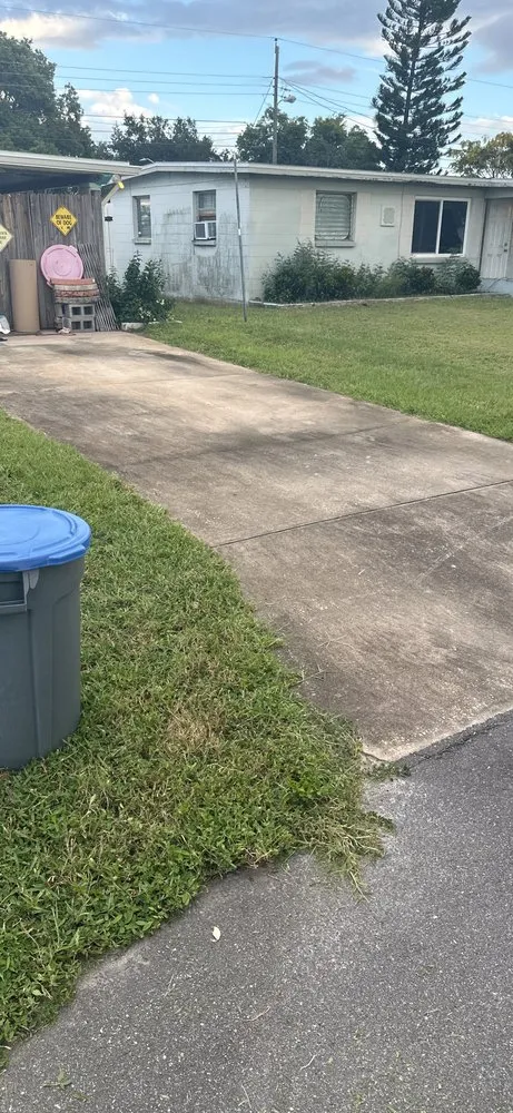 Expert lawn mowing service experts serving Largo, FL - 12 Gage Lawn Care