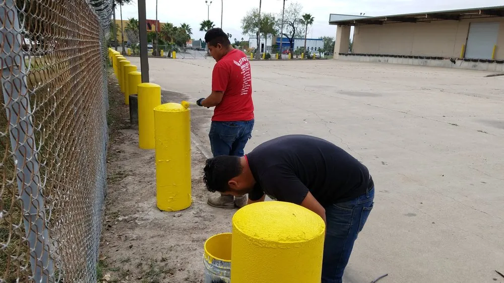 Local lawn mowing service in McAllen, TX by 123 RGV Services