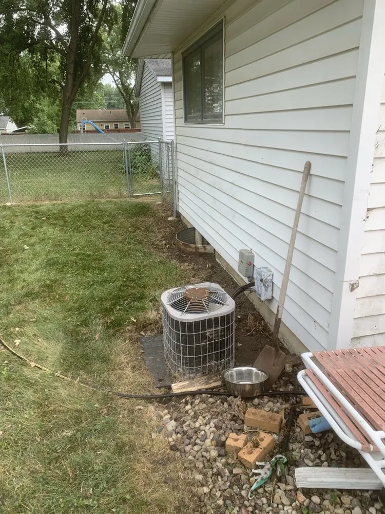 Top-rated landscape design experts serving Waterloo, IA - 143 Lawn Care and Snow Removal