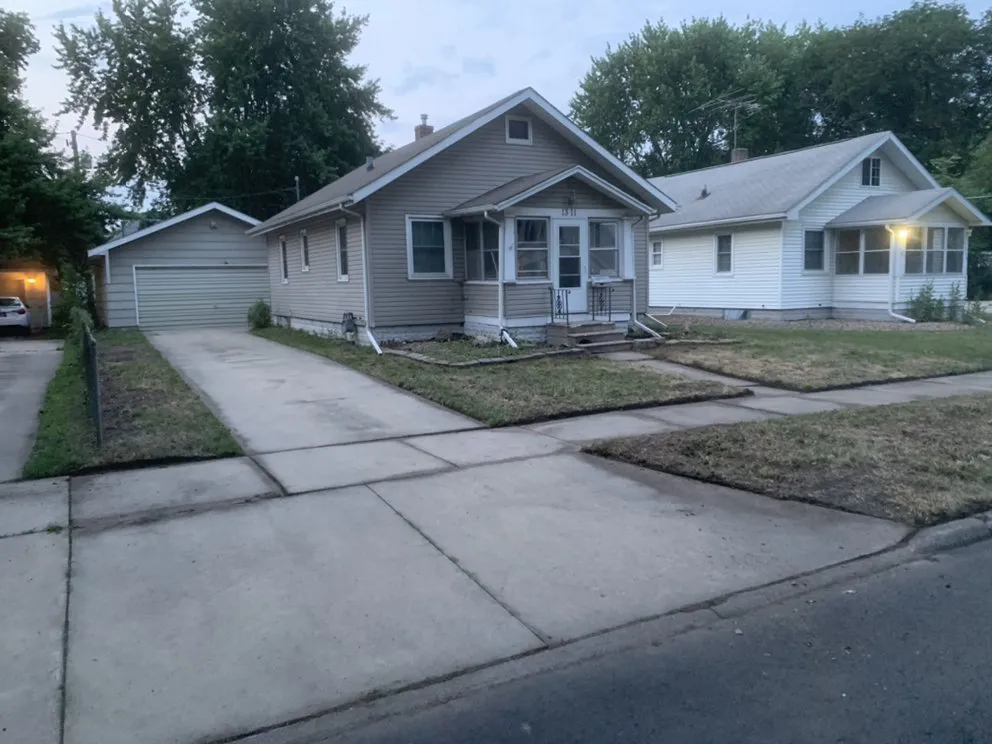 Custom yard maintenance for homes across Waterloo, IA - 143 Lawn Care and Snow Removal