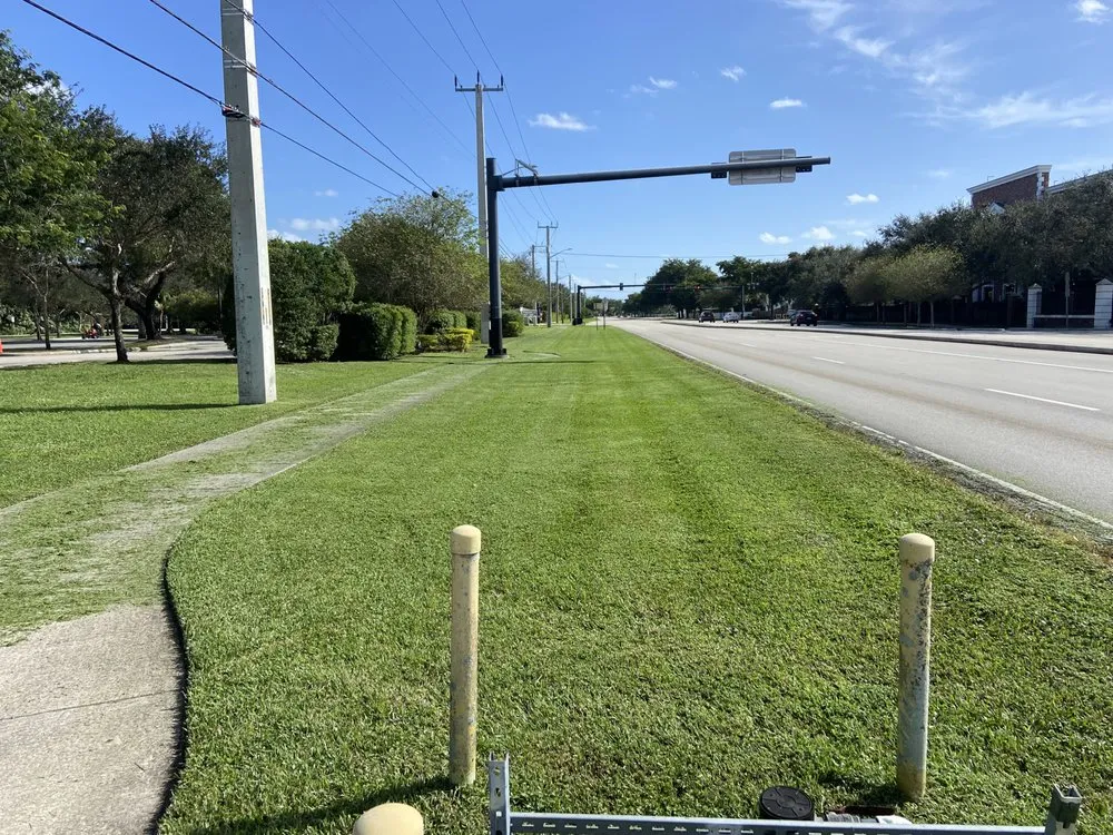 Top-rated lawn mowing service for year-round maintenance in Davie, FL by 1988 Lawn Care