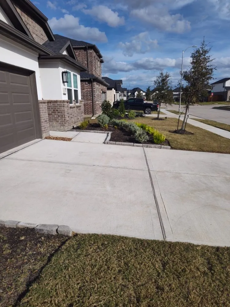 Custom garden landscaping in Hockley, TX - 1son Elect Mowers