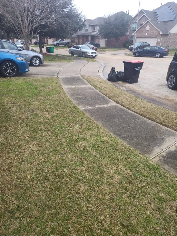 Trusted outdoor landscaping in Hockley, TX by 1son Elect Mowers