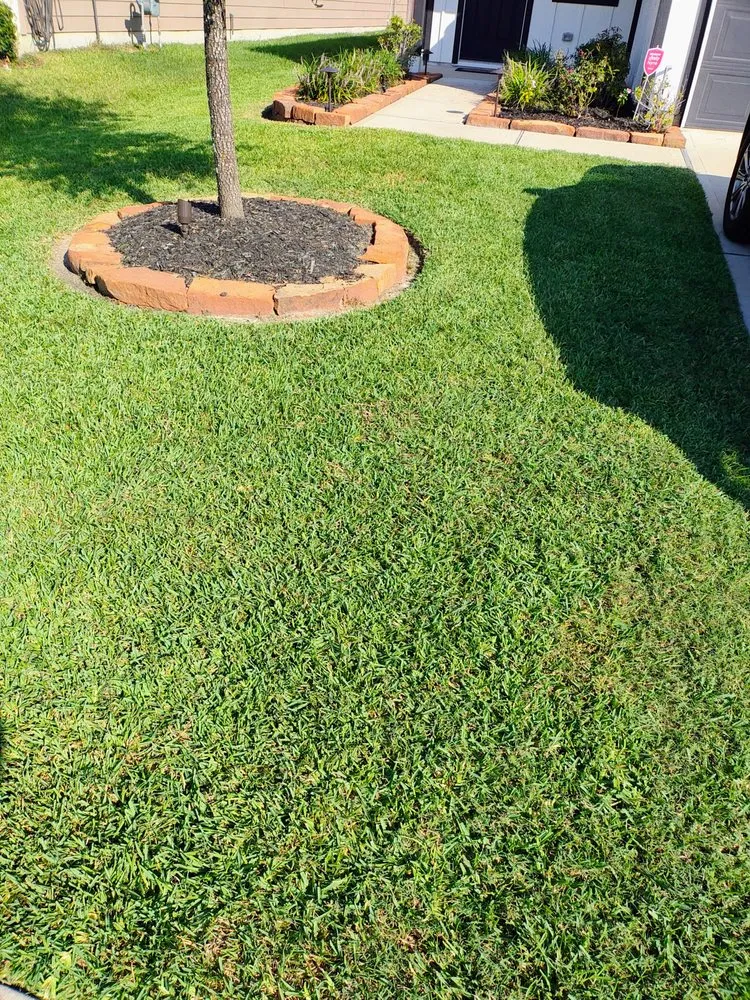 Top-rated garden landscaping in Hockley, TX by 1son Elect Mowers