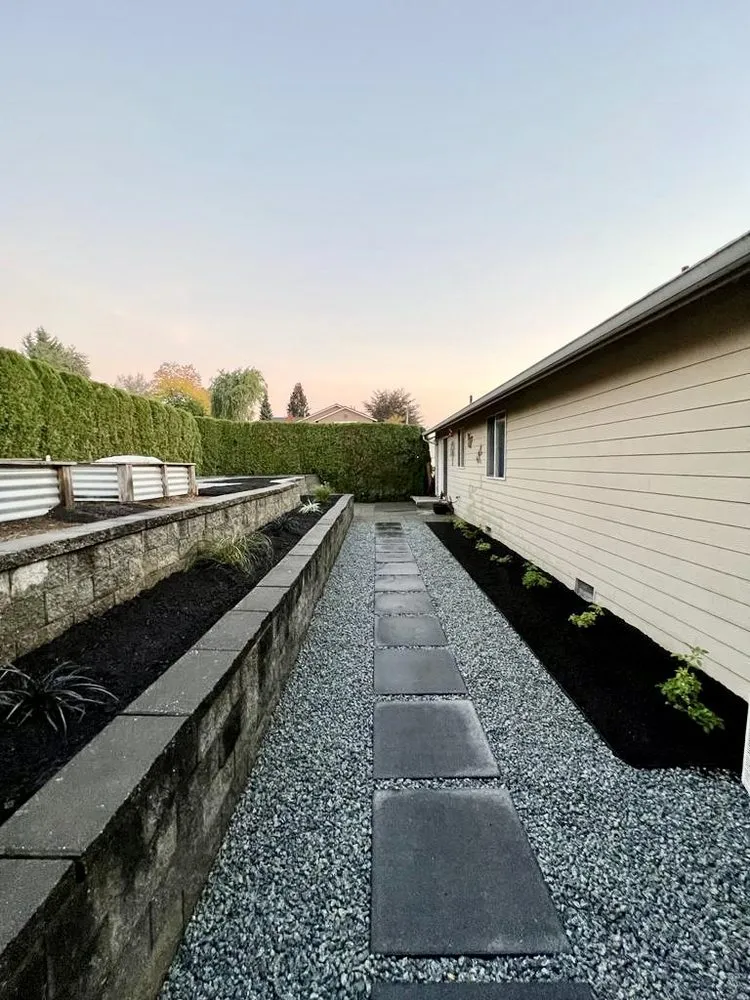 Top-rated yard cleanup service with custom design across Marysville, WA - 1St Choice Landscaping