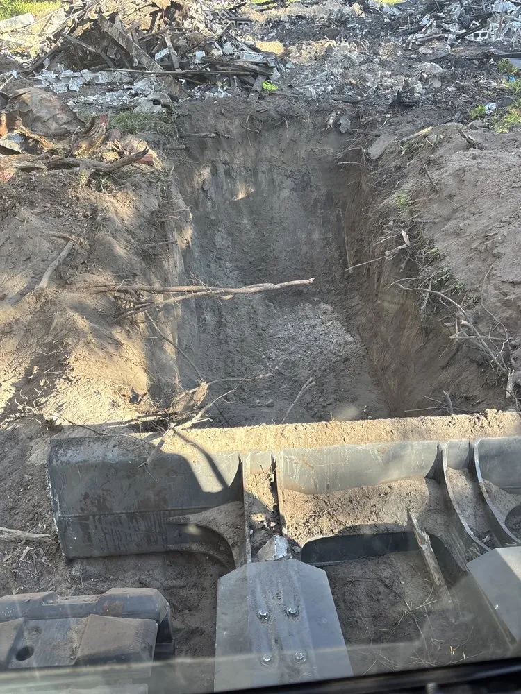 Professional residential landscaping for year-round maintenance in Port Charlotte, FL by 1st Choice Landscaping