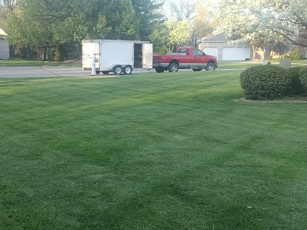 Expert yard maintenance in Collinsville, IL - 1st Choice Lawn Care
