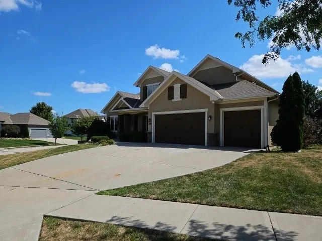 Expert landscape design for residential properties in Ft Leavnwrth, KS by 1st City Lawn Reapers