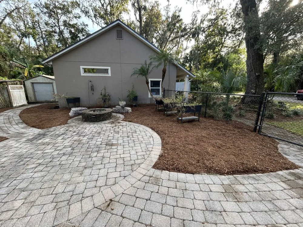 Top-rated yard cleanup service for homes in Winter Park, FL by 1st Class Lawn Care & Maintenance