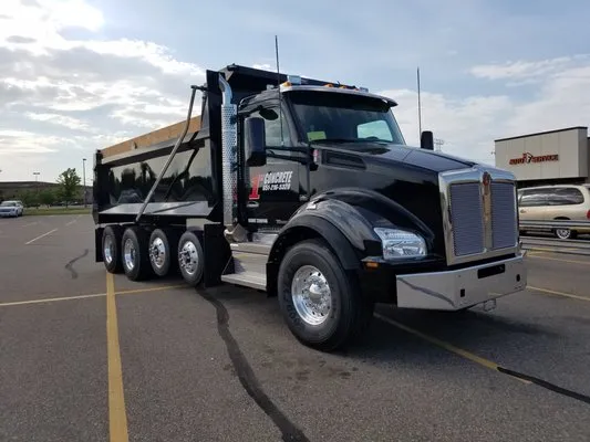 1st Concrete Snow & Lawn Logo