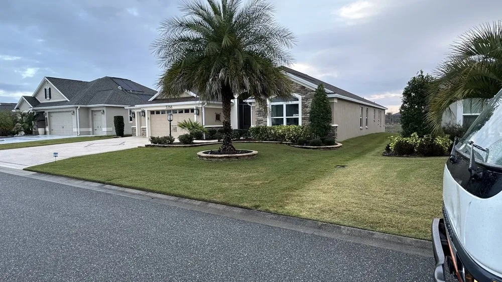 Top-rated lawn mowing service for year-round maintenance in Leesburg, FL by 1st Rate Residential Services