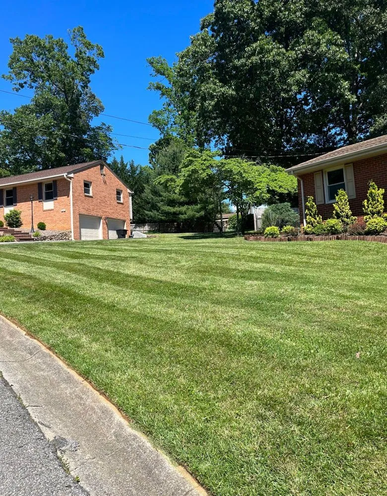 Trusted yard maintenance near you across Roanoke, VA - 2 Amigos Landscapes