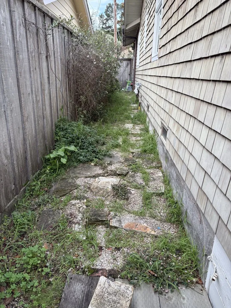 Local lawn care service experts serving Salinas, CA - 2 Bros Lawn Care Services