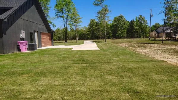 2 Bros Lawn pros Logo