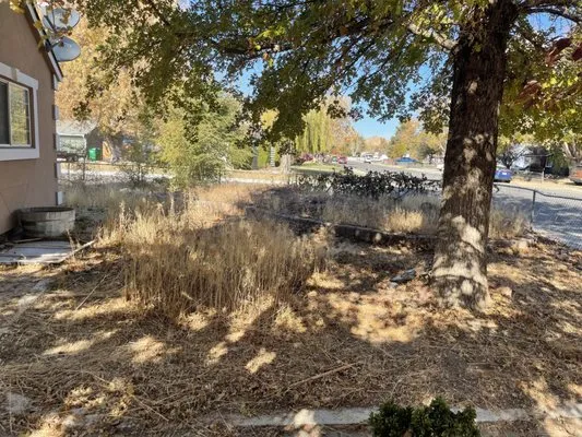 2 Brothers Landscaping Logo