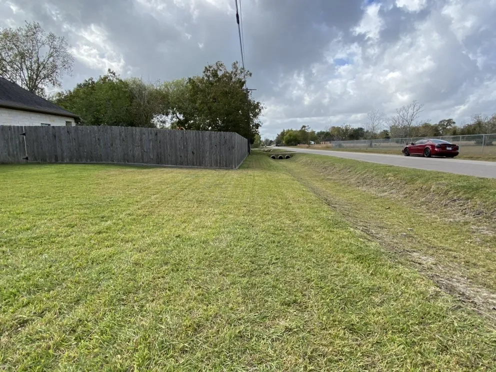 Expert residential landscaping experts serving Houston, TX - 2 Brothers Lawn Mowing