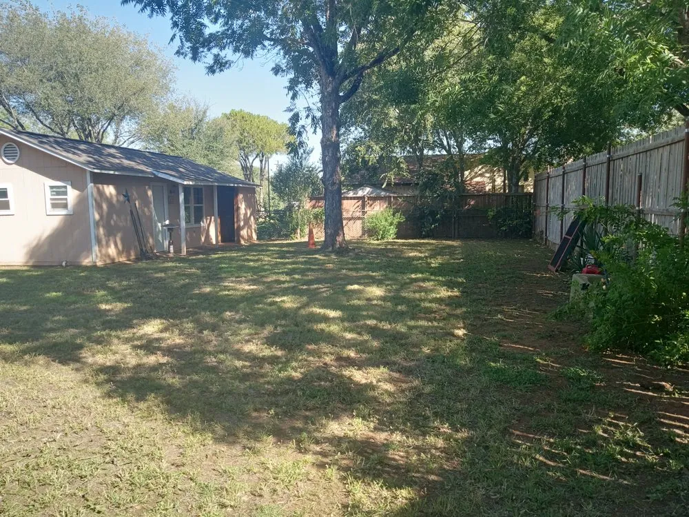 Trusted yard maintenance in Pearsall, TX - 2 Brothers Mowing