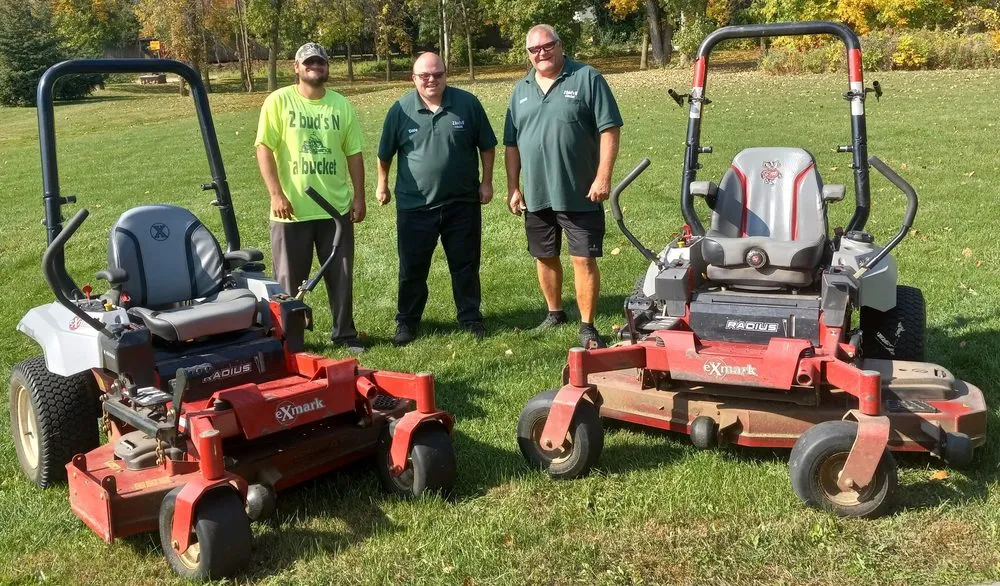 Top-rated landscape installation experts serving Oshkosh, WI - 2 bud's N a bucket