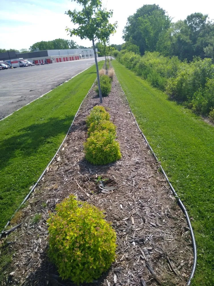 Trusted lawn mowing service in Oshkosh, WI - 2 bud's N a bucket