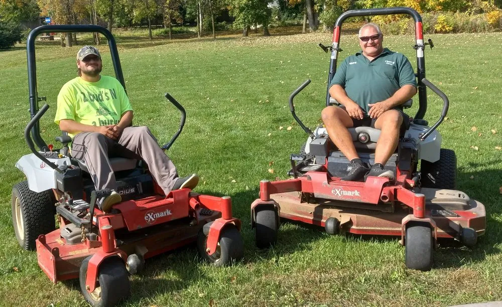 Local garden landscaping in Oshkosh, WI by 2 bud's N a bucket
