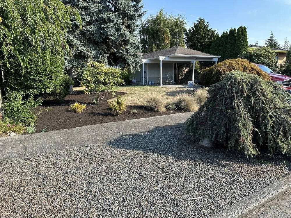 Expert yard cleanup service in Edmonds, WA - 2 Chick’s Mower & Blower Landscaping