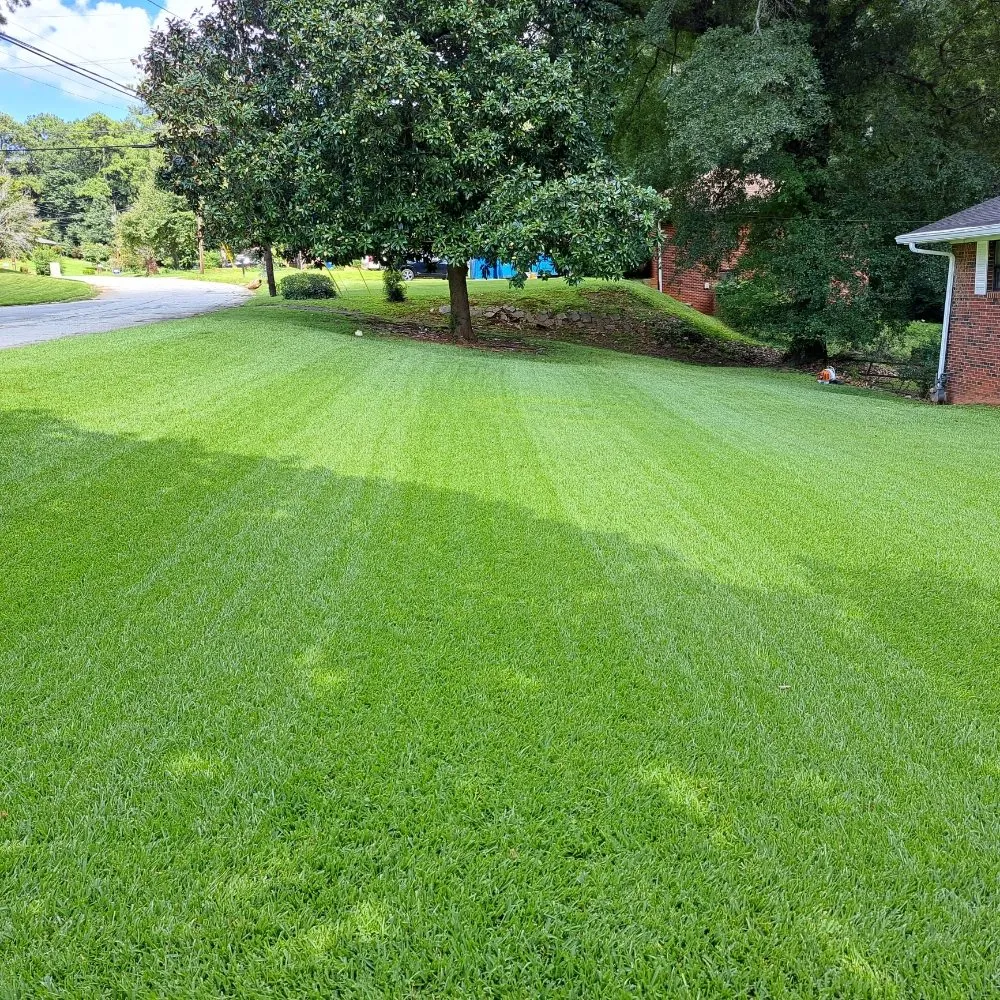 Reliable garden landscaping in Atlanta, GA by 2 City Lawn Care