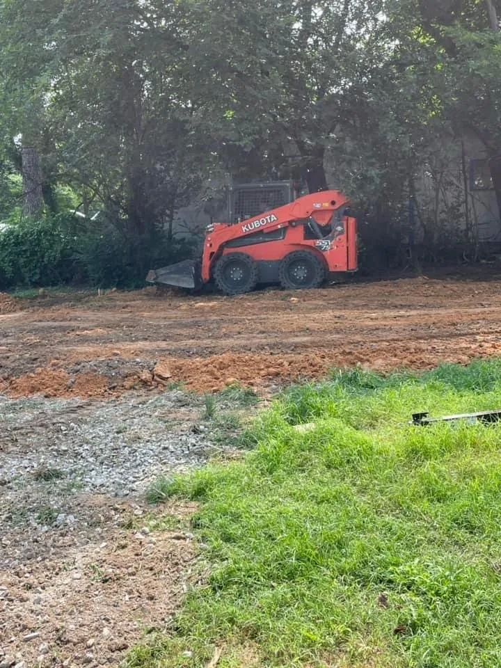 Top-rated yard maintenance in Cresson, TX by 2 Dawgs Services