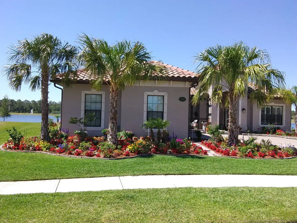 Professional lawn care service experts serving Palm Bay, FL - 2 Dimensions Complete Lawn and Tree Maintenance