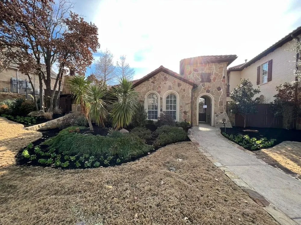 Local lawn care service in Fort Worth, TX by 2 Fat Guys Lawn Service