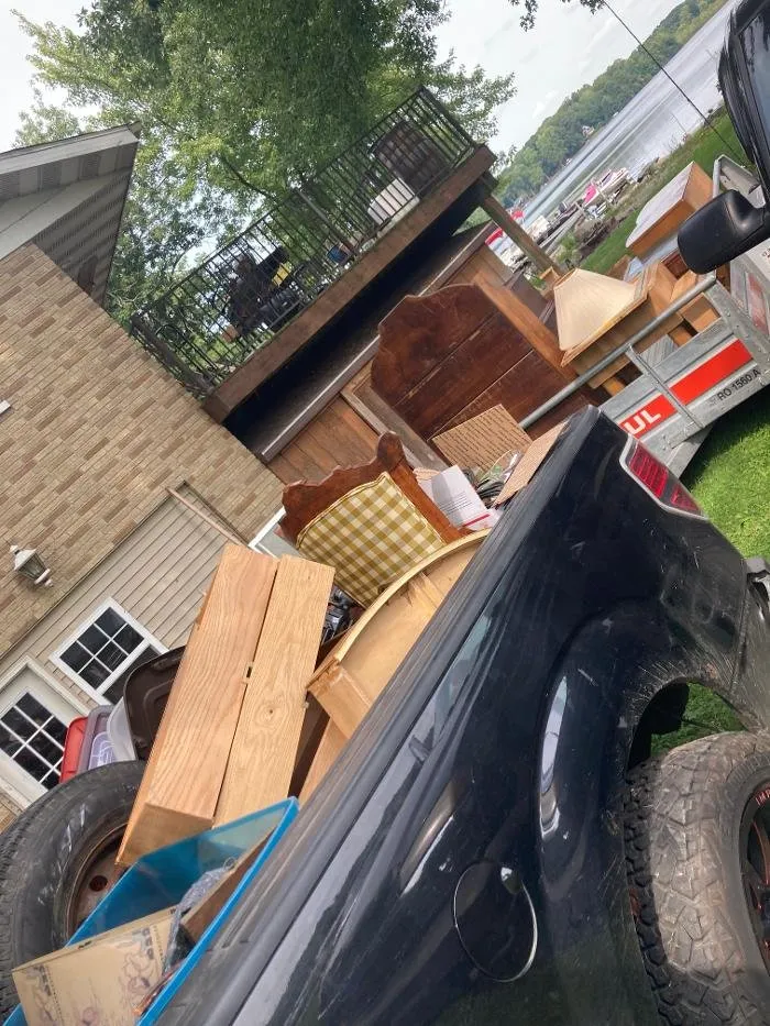 Local yard cleanup service in Kalamazoo, MI - 2 Fellaz 2 Trucks & Bros